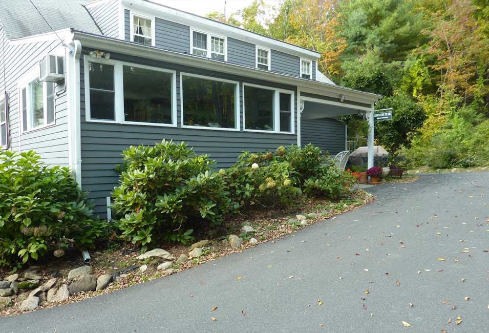 Office at 215 Bahre Corner Rd in Canton, CT